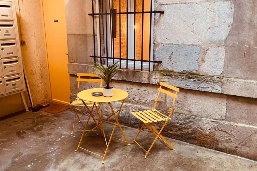 Studio Renove Avec Patio, Coeur Du Centre Ville Besançon Exteriér fotografie