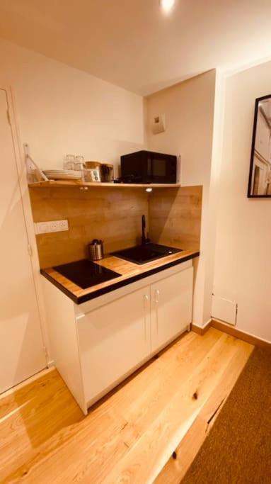 Studio Renove Avec Patio, Coeur Du Centre Ville Besançon Exteriér fotografie