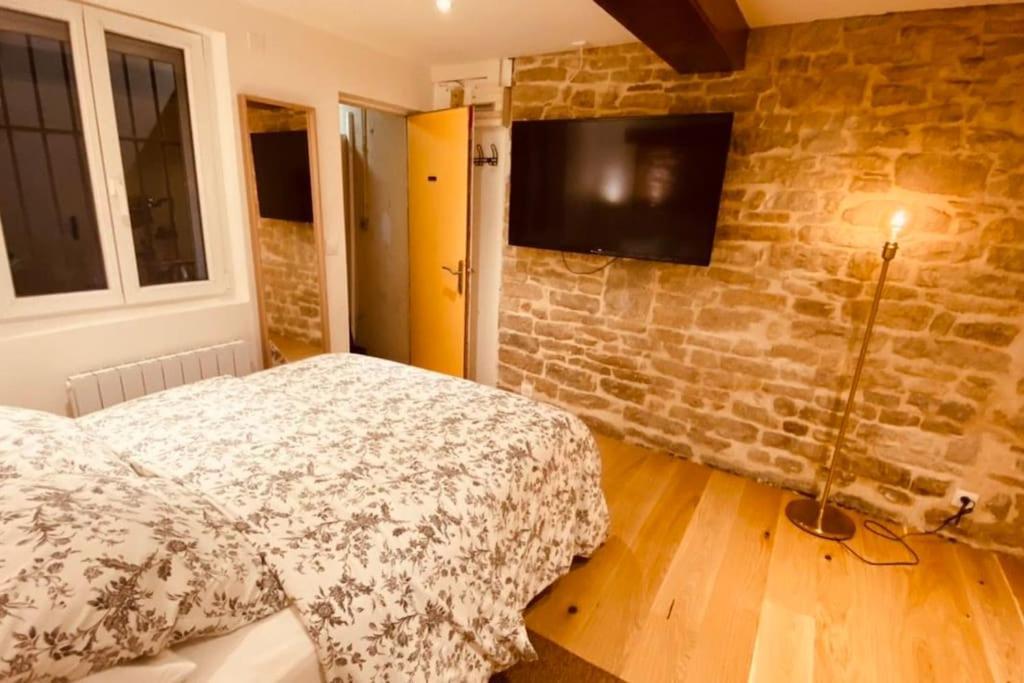 Studio Renove Avec Patio, Coeur Du Centre Ville Besançon Exteriér fotografie